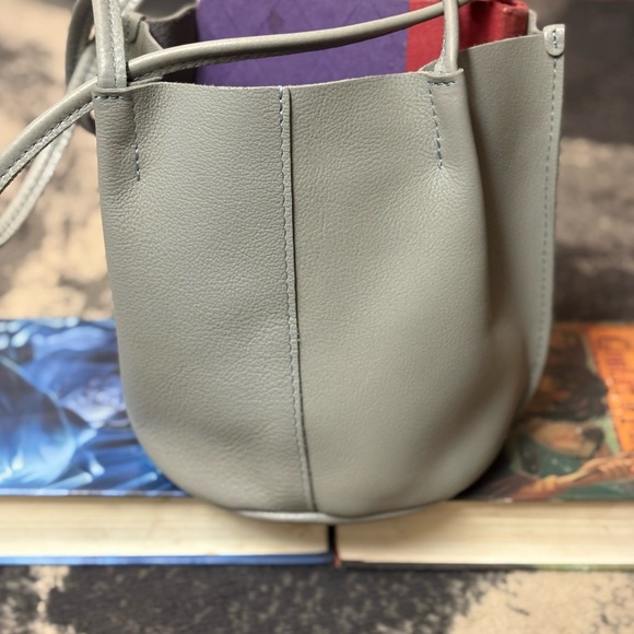 Devan Bucket Tote - Picture 2 of 5